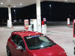 Rosso Usata 2013 Peugeot 208 GTi Due volumi | 9000 € (Buon prezzo)