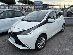 Bianco Usata 2015 Toyota Aygo X-play Due volumi | 9500 € (Buon prezzo)