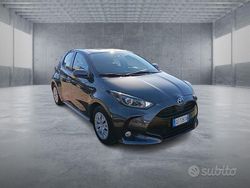 Grigio Usata 2021 Toyota Yaris Hybrid Business Edition Tre volumi | 16.400 € (Buon prezzo)
