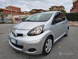 Grigio Usata 2010 Toyota Aygo Due volumi | 3990 € (Buon prezzo)