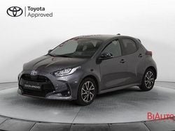 Grigio Usata 2022 Toyota Yaris Hybrid Lounge Tre volumi | 19.500 € (Buon prezzo)