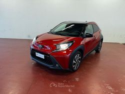 Chilli red black Usata 2023 Toyota Aygo X Trend SUV | 14.790 € (Buon prezzo)