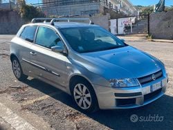 Grigio Usata 2006 Fiat Stilo Tre volumi | 1900 € (Cara)
