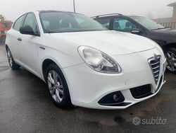 Bianco Usata 2015 Alfa Romeo Giulietta Tre volumi | 5450 € (Buon prezzo)