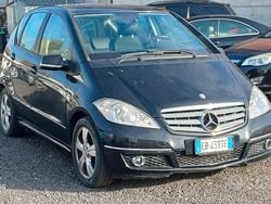 Nero Usata 2010 Mercedes A160 Avantgarde Tre volumi | 3100 € (Buon prezzo)