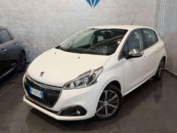 Bianco Usata 2017 Peugeot 208 Allure Due volumi | 7500 € (Buon prezzo)