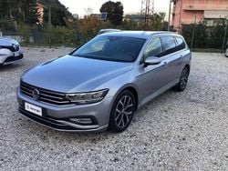 Argento Usata 2020 VW Passat Executive Station wagon | 17.900 € (Buon prezzo)