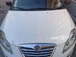 Bianco Usata 2012 Lancia Delta Gold Due volumi | 3800 € (Buon prezzo)