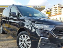 Nero Usata 2024 Ford Tourneo Connect Monovolume | 27.000 € (Cara)