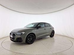 Grigio chronos metallizzato ne Usata 2021 Audi A1 Sportback Due volumi | 24.900 € (Buon prezzo)