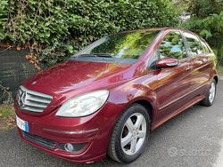 Rosso Usata 2006 Mercedes B170 Monovolume | 3900 € (Buon prezzo)