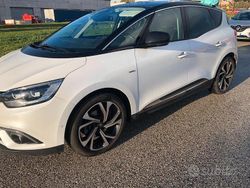 Usata 2017 Renault Scénic Bose Edition Monovolume | 12.500 €