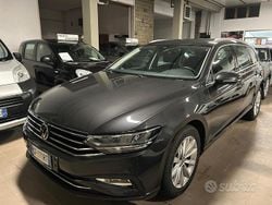 Grigio Usata 2021 VW Passat Station wagon | 17.400 € (Buon prezzo)