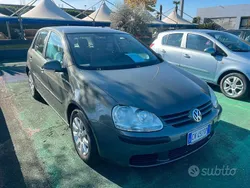 Grigio Usata 2005 VW Golf IV Comfortline Tre volumi | 1990 € (Buon prezzo)