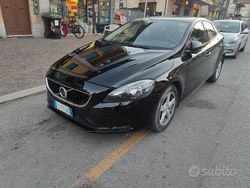 Nero Usata 2018 Volvo V40 Station wagon | 10.999 € (Buon prezzo)