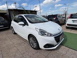 Bianco Usata 2016 Peugeot 208 Active Due volumi | 7500 € (Buon prezzo)