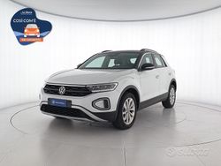 Pure white deep black perlato Usata 2022 VW T-Roc Life SUV | 21.300 € (Buon prezzo)