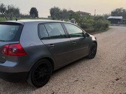 Grigio Usata 2007 VW Golf V Tre volumi | 2850 € (Buon prezzo)