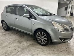 Grigio Usata 2009 Opel Corsa Tre volumi | 2900 € (Buon prezzo)