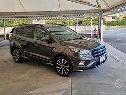 Grigio Usata 2020 Ford Kuga ST-Line SUV | 16.500 € (Buon prezzo)
