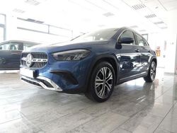 Blu Usata 2024 Mercedes GLA180 Business SUV | 40.500 € (Buon prezzo)