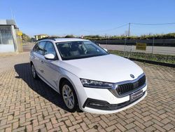 Bianco Usata 2022 Skoda Octavia Executive Station wagon | 16.900 € (Ottimo prezzo)