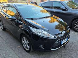 Nero Usata 2010 Ford Fiesta Tre volumi | 3490 € (Buon prezzo)