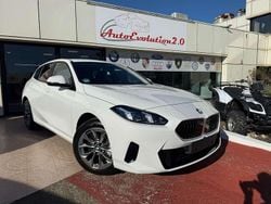 Bianco alpinweiss Usata 2024 BMW 118 Sport Line Due volumi | 34.970 € (Buon prezzo)