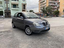 Grigio Usata 2010 Lancia Ypsilon Due volumi | 1699 € (Ottimo prezzo)