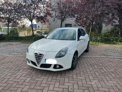 Bianco Usata 2015 Alfa Romeo Giulietta Tre volumi | 8500 € (Buon prezzo)