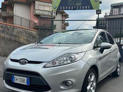 Grigio Usata 2011 Ford Fiesta Titanium Tre volumi | 5900 € (Cara)