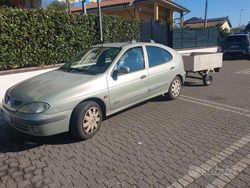 Verde Usata 1999 Renault Mégane Tre volumi | 2500 €