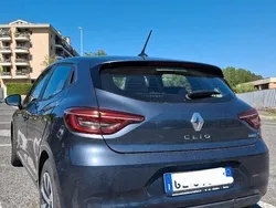 Usata 2021 Renault Clio V Zen Tre volumi | 14.500 € (Buon prezzo)