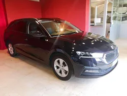 Nero Usata 2022 Skoda Octavia Ambition Station wagon | 20.999 € (Buon prezzo)