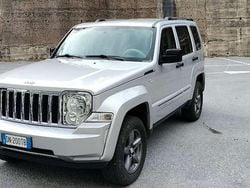 Usata 2009 Jeep Cherokee Limited SUV | 8500 € (Buon prezzo)