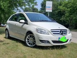 Bianco Usata 2011 Mercedes B200 Premium Monovolume | 5499 € (Cara)