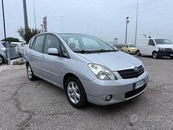 Other Usata 2004 Toyota Corolla Verso Sol Monovolume | 2990 € (Molto cara)