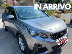 Grigio metallizzato Usata 2019 Peugeot 3008 Business-Line SUV | 16.800 € (Ottimo prezzo)