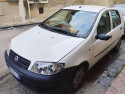 Usata 2005 Fiat Punto Tre volumi | 1600 € (Buon prezzo)