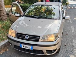 Grigio Usata 2005 Fiat Punto Due volumi | 1000 € (Buon prezzo)