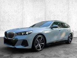 M brooklyn grigio Usata 2024 BMW 520 M Sport Station wagon | 53.000 € (Molto cara)
