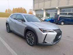 Argento Usata 2019 Lexus UX SUV | 23.900 € (Molto cara)