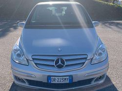 Grigio Usata 2008 Mercedes B180 Monovolume | 3700 € (Buon prezzo)