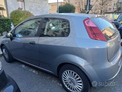 Grigio Usata 2007 Fiat Grande Punto Due volumi | 2500 € (Buon prezzo)