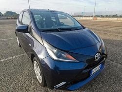 Blu Usata 2016 Toyota Aygo X-wave Due volumi | 6500 € (Buon prezzo)