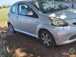 Grigio Usata 2007 Toyota Aygo Due volumi | 2500 € (Buon prezzo)
