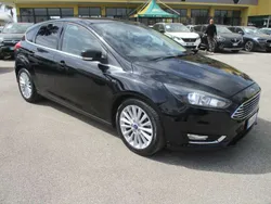 Nero Usata 2015 Ford Focus Titanium Tre volumi | 8990 € (Buon prezzo)