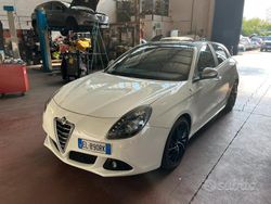 Usata 2012 Alfa Romeo Giulietta Quadrifoglio Verde Due volumi | 12.000 € (Molto cara)
