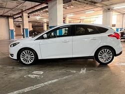 Usata 2016 Ford Focus Due volumi | 9000 € (Cara)