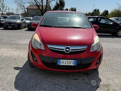 Rosso Usata 2011 Opel Corsa Club Tre volumi | 2800 € (Ottimo prezzo)